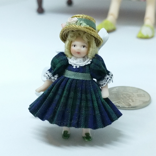 [일본작가] 비스크인형 - 체크원피스, 모자쓴 소녀  약 4cm